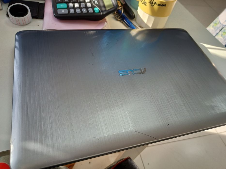 Ноутбук Асус сатылады немесе обмен