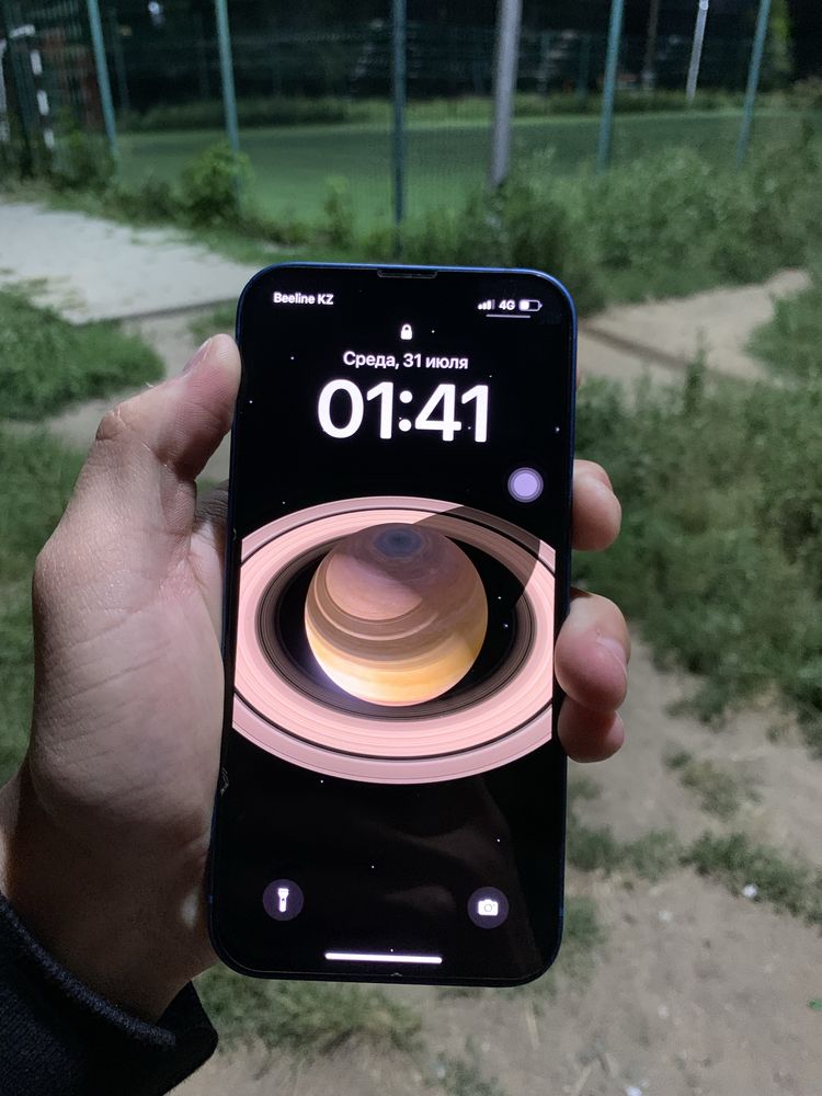 Продам Apple Iphone 13