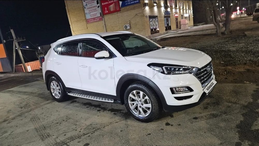 Hyundai Tucson — белый, кожа, 4WD, отличное состояние!