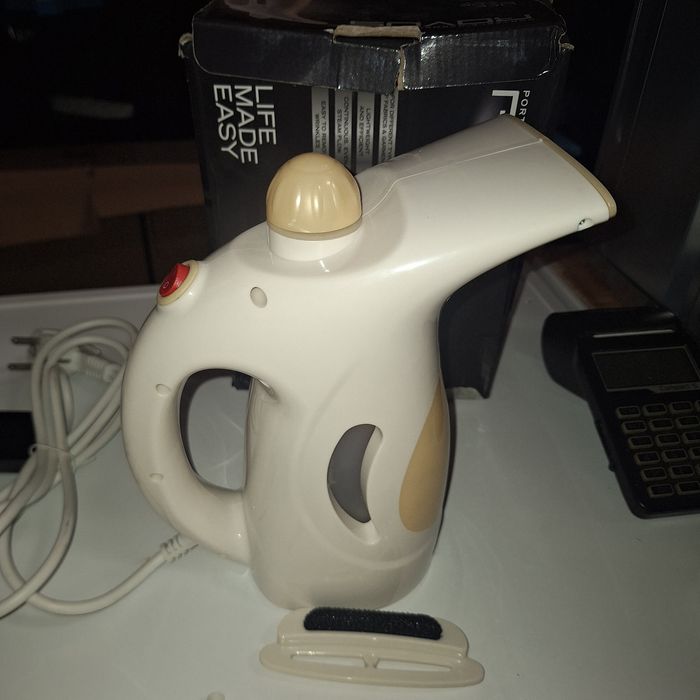 Парочистачка/парогладачка/вертикална ютия- нова неизползвана с нарушен