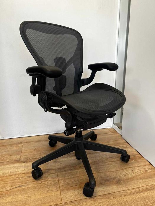 Refurbished Herman Miller Aeron Remastered Graphite Size C