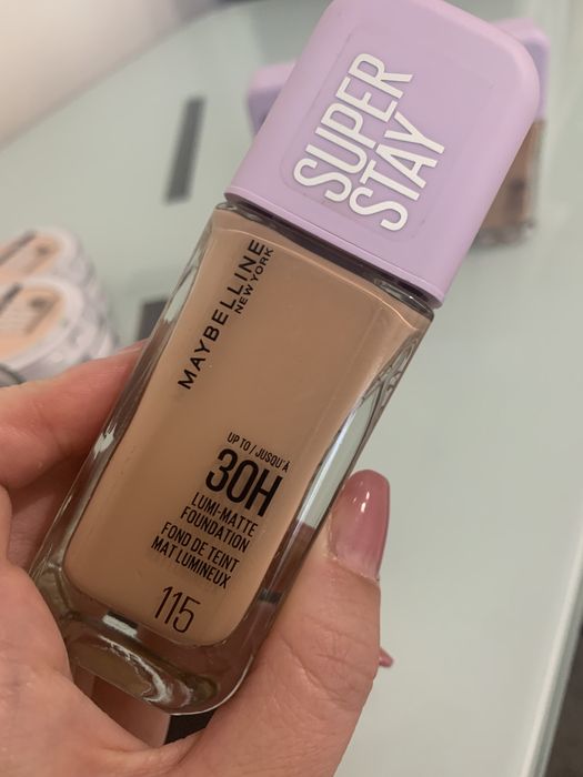 Oferta!!!Vand 4 fonduri de ten  Maybelline Superstay