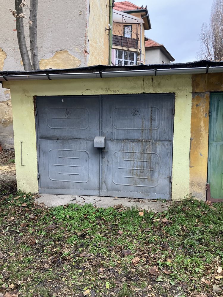 Vand garaj zona centrala