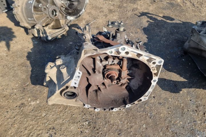 Cutie de viteze manuala 5 trepte 1.0 benzina CFA348F Peugeot 107 1 seria