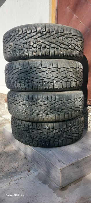 Покрышки зимние 215/60/16