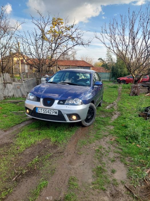 Продава се във изрядно състояние 1.4 75кс 2002г.