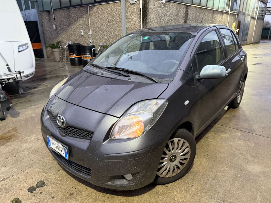 Toyota yaris 2011  1.4 diesel euro5 consum redus