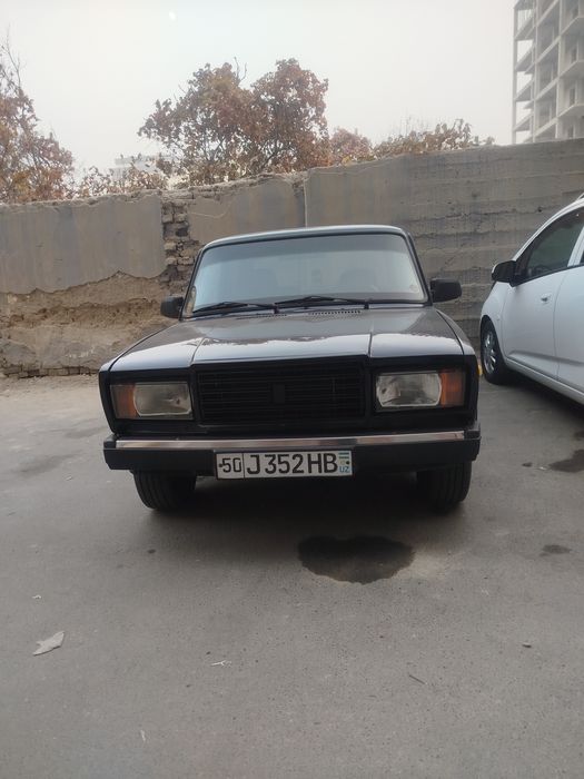 Vaz 2107  sotiladi 2012 yil