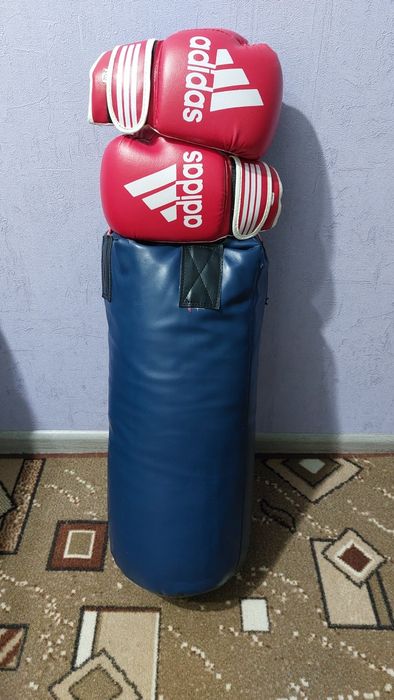 Продам грушу и перчатки детские