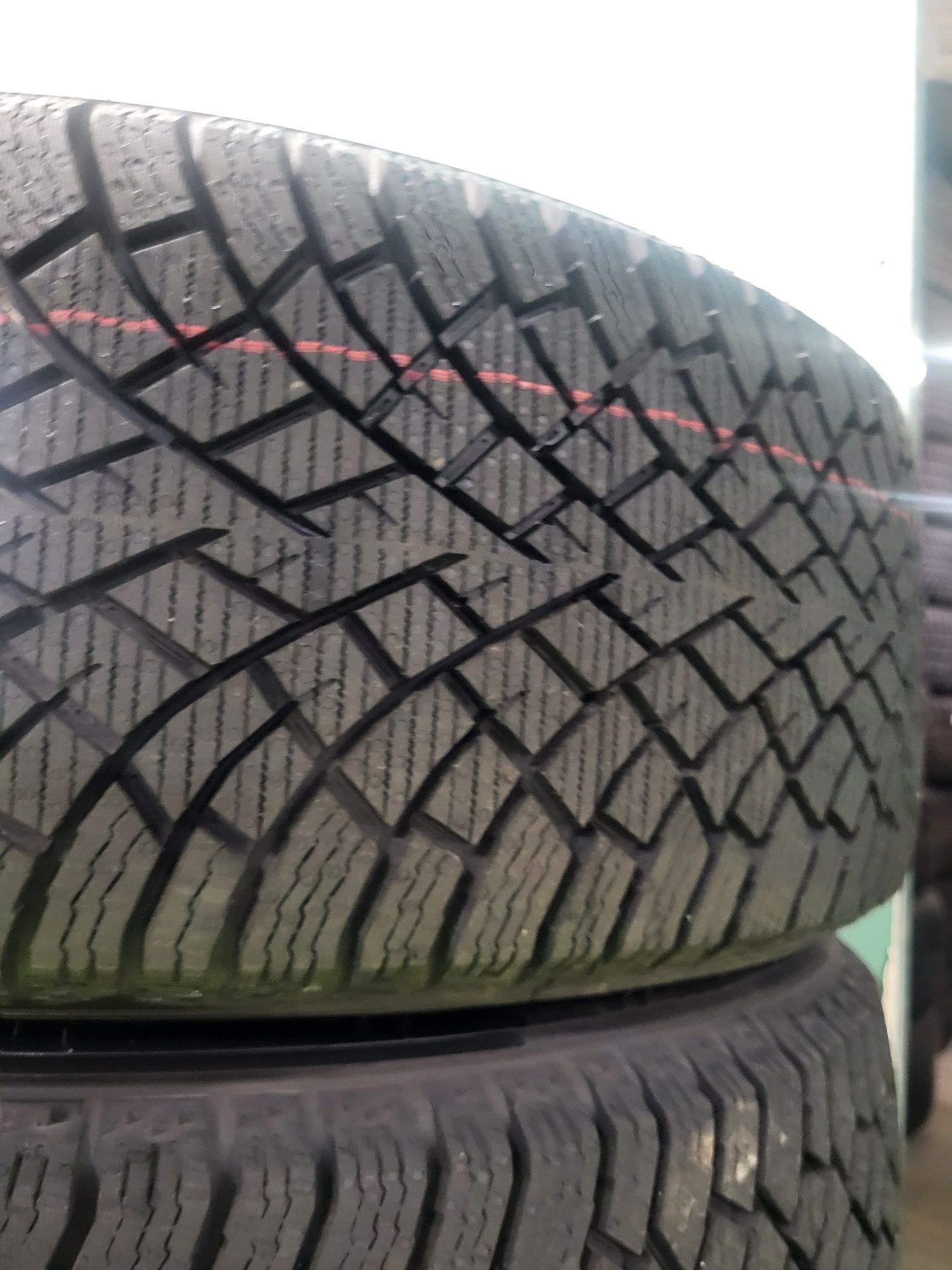 4 бр 215/55/17 Nokian зимни гуми