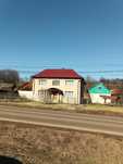 Casă cu 8 camere și 20 ari teren
