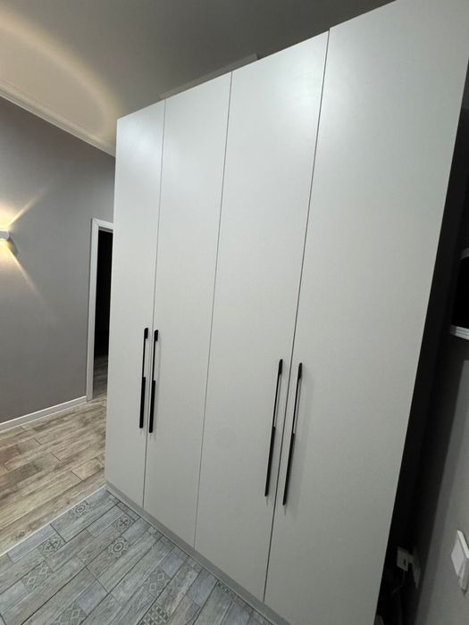 Продам шкаф для прихожей