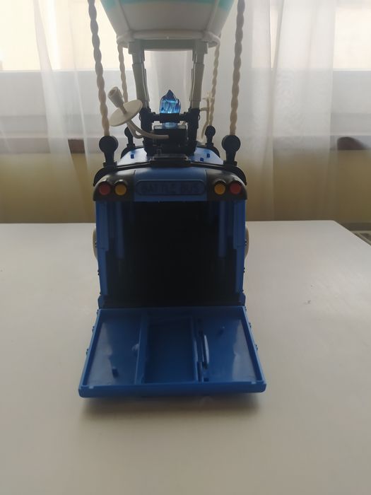 Vând autobuzul din fortnite de jucărie