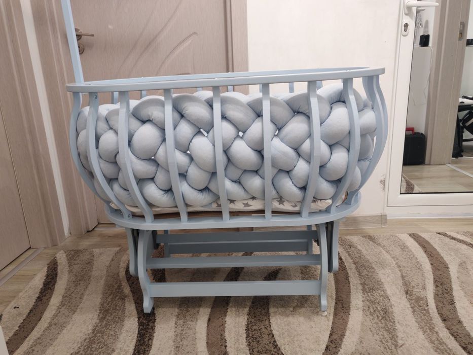 Люлееща  бебешка кошара