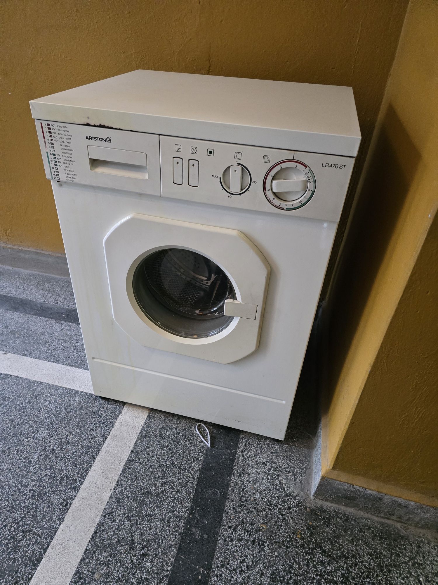 Пералня ariston LB476ST