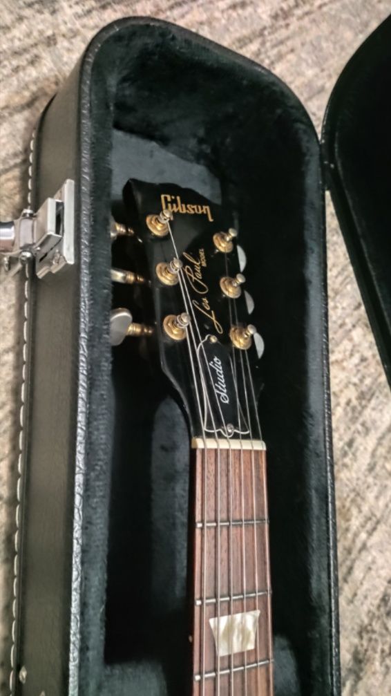 Gibson Les Paul Studio 2004 с кейсом и документами