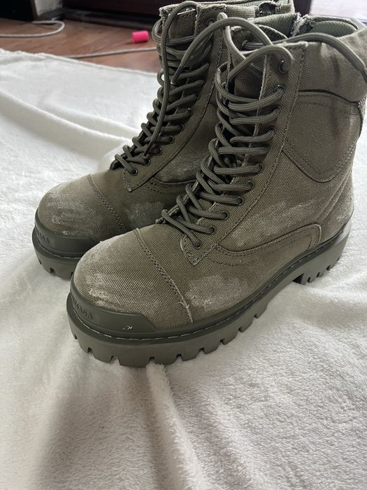 Balenciaga strike boots noi 42