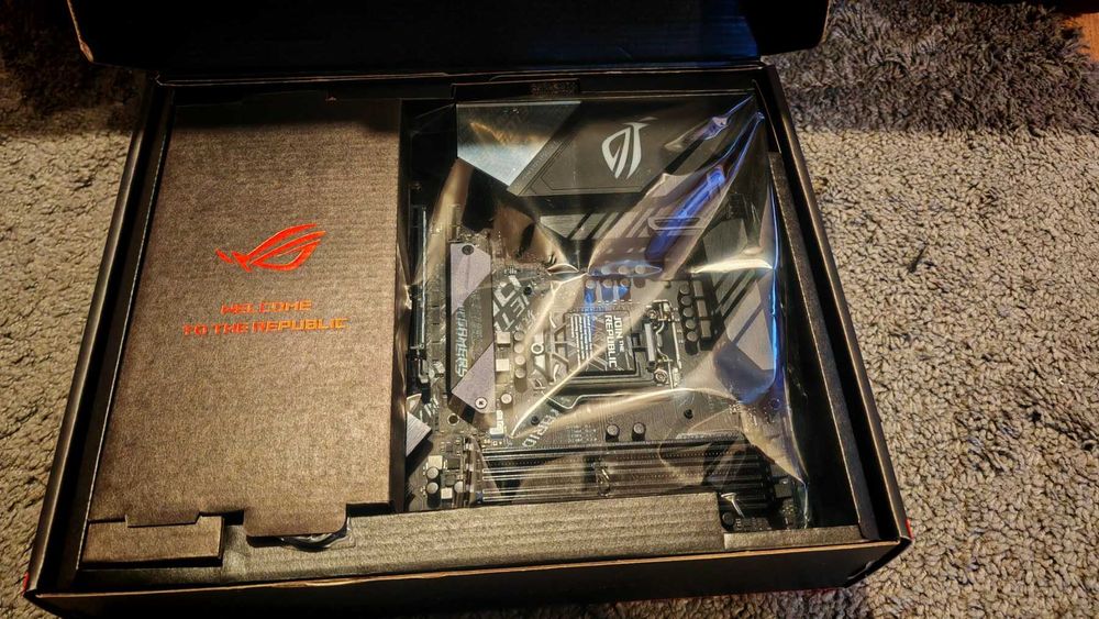 Дънна платка ASUS ROG Strix Z390-E Gaming WIFI