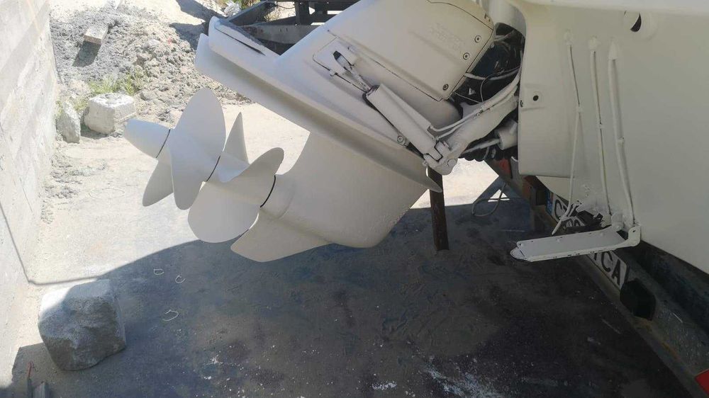 Barca cu dormitor diesel model  Lema Gold 2