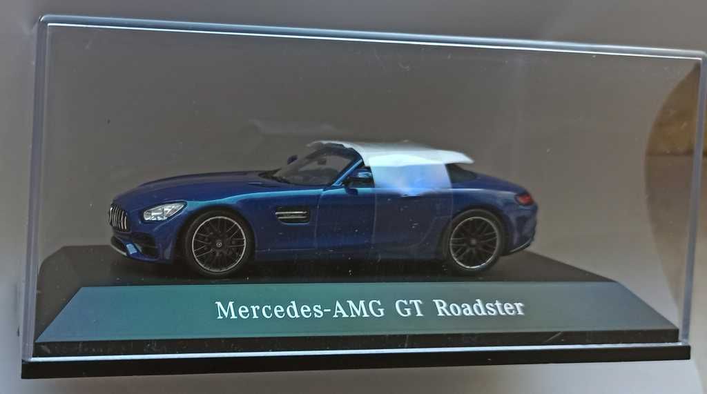 Macheta Mercedes-AMG GT Roadster 2017 - Spark 1/43