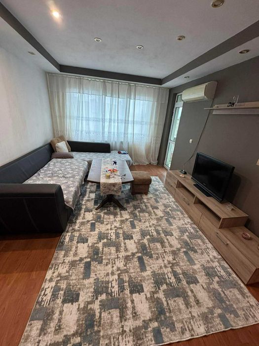 Продава се тристаен апартамент - гр.Мъглиж