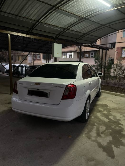 Lasetti 2012 3 poz gazi bor petno bor kichkina 2 ta