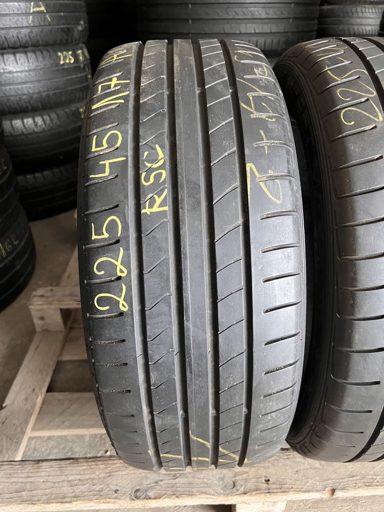 2 anvelope vara 225/45/17 , Dunlop , RunFlat , 6 mm