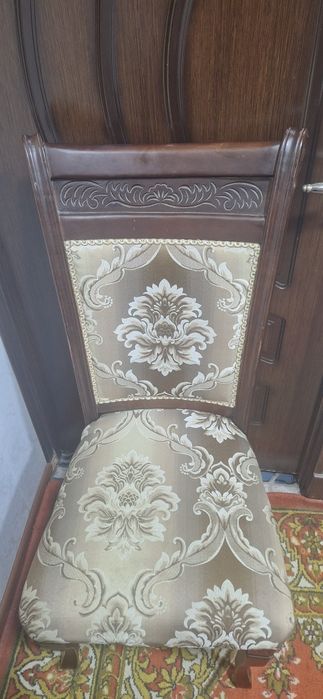 Arzon narxlarda stul sotiladi!