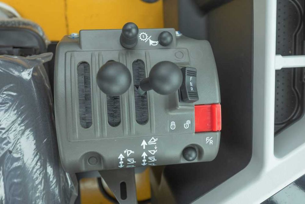 Incarcator frontal SDLG L902H