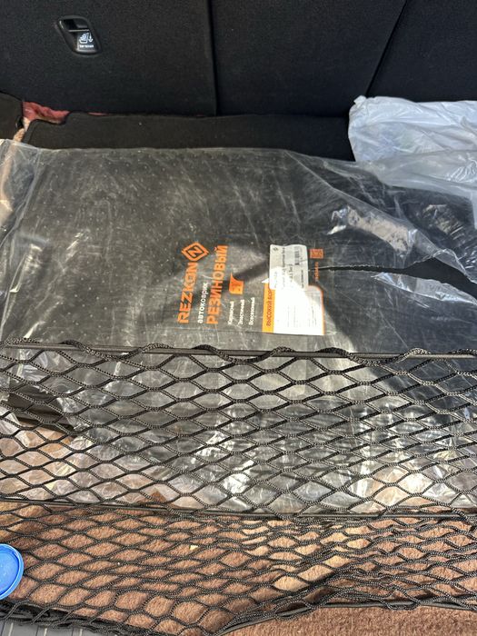 Продам недорого новые резиновые коврики-полики