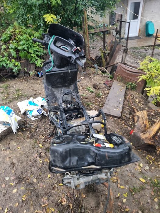 Vând sau dau pe piese honda 125 4 timipi