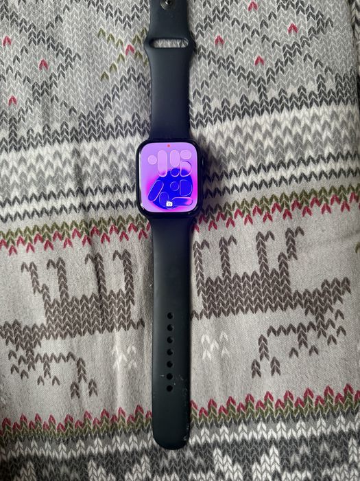 apple watch series 8.  45mm. konaev