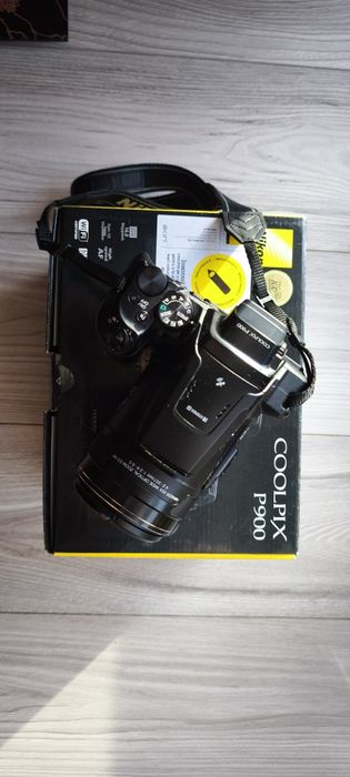 Nikon CoolPix P900 zoom optic 83x +card+geanta+2x trepied ca nou !