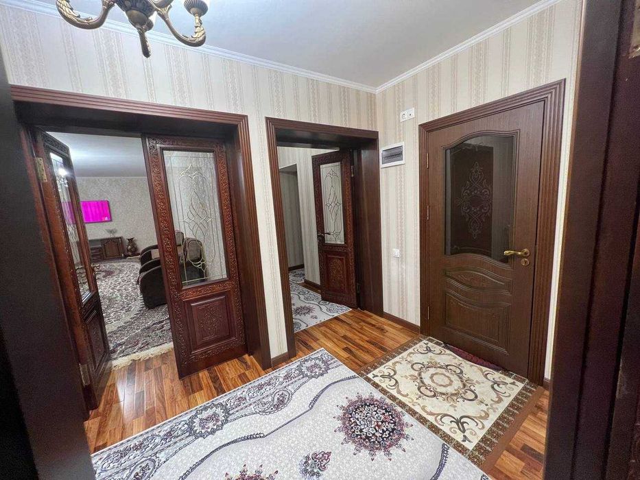 Срочно сдается в аренду 5 комнатная квартира в центре Ташкента