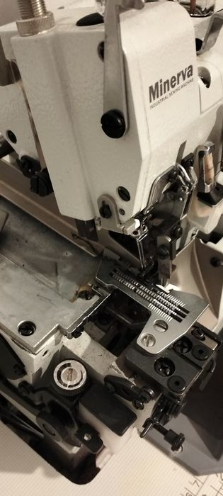 Mașina de cusut liniara Minerva și triploc 4 ate minerva