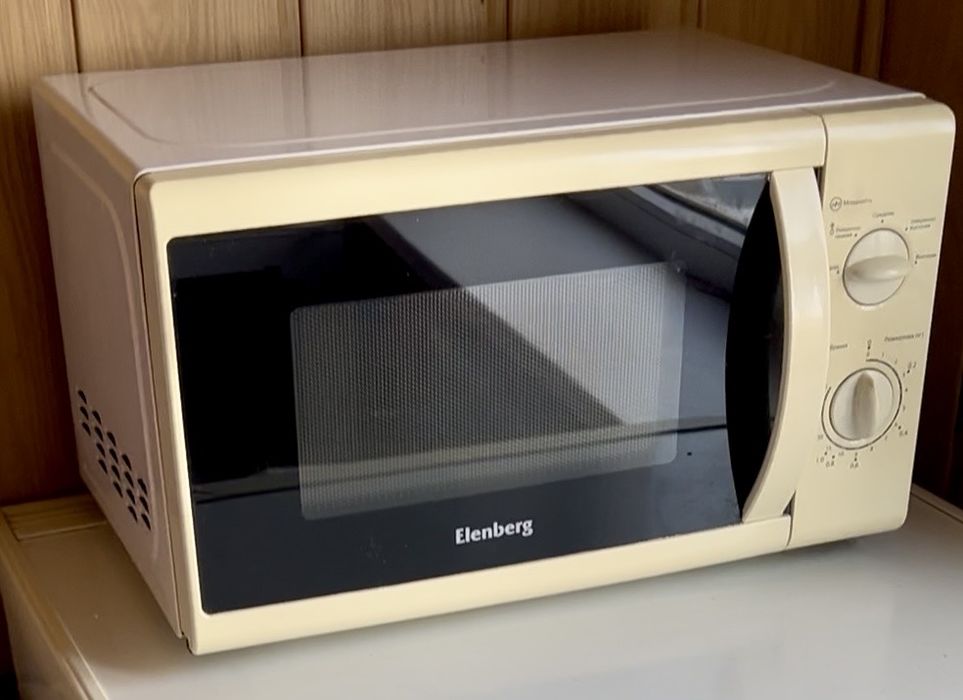 Холодильник и микроволновка