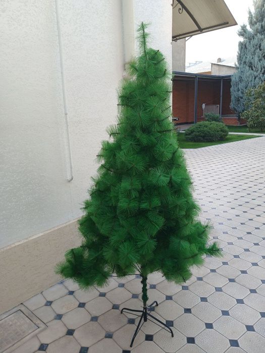 Искусственная новогодная ёлка