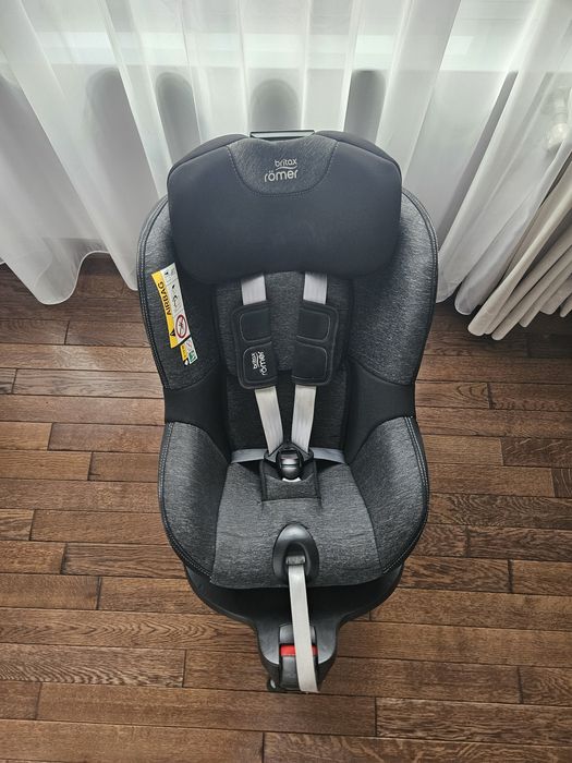 Столче за кола  Britax Romer Dualfix i-Size M