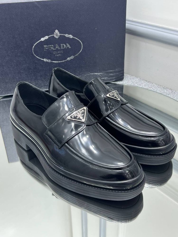 pantofi eleganți bărbați Prada