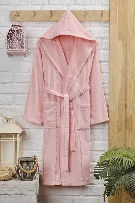 Памучен халат за баня с качулка . Цена 42 лв. Различни цветове.