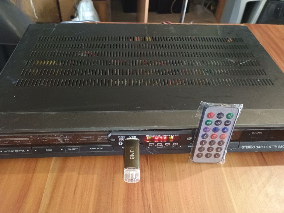 Усилвател 2х60W c Bluetooth, radio, usb, aux, micro sd и дистанционно