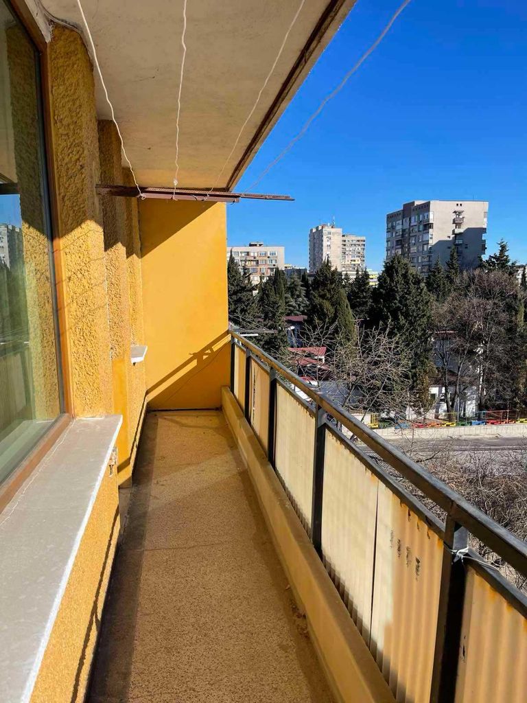 Продава се Четиристаен апартамент в Стара Загора, Център - 85 кв.м за 983 €/кв.м - Снимка #8