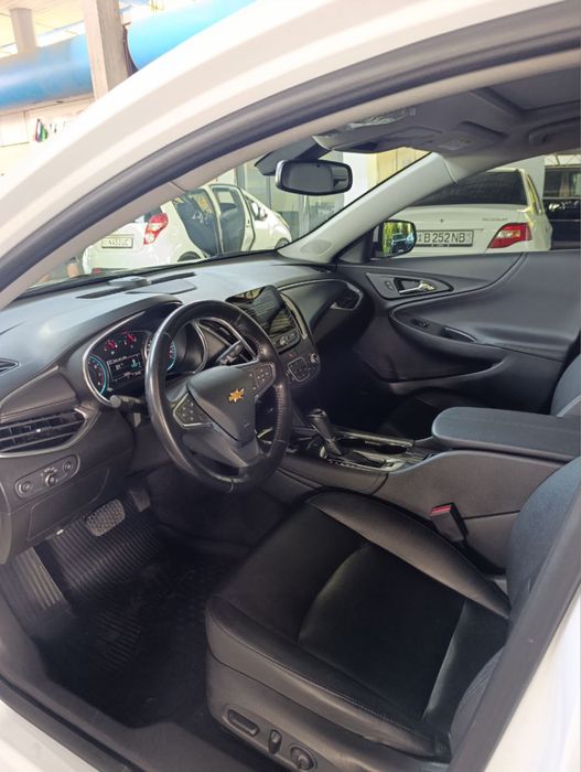 Malibu 2  2.4 sotiladi