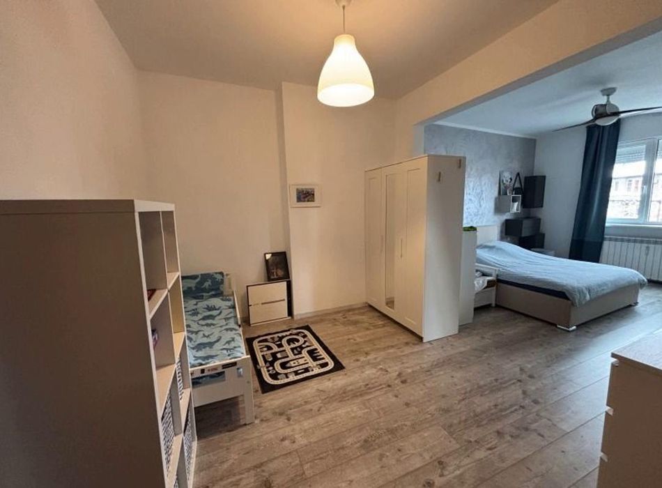 Тристаен, под наем, Център-НДК