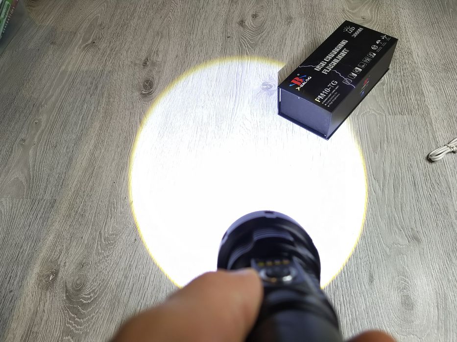 Lanterna cu LED LASER ALB PM20 ULS SI ZOOM, cu Rază Lungă 1300 METRI!