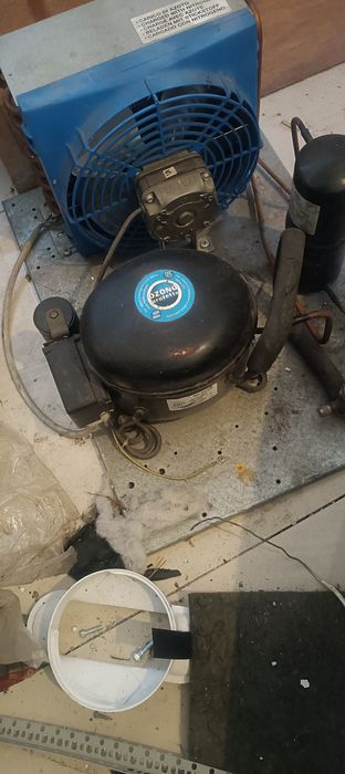 2agregate frigorifice ( unul este nou)