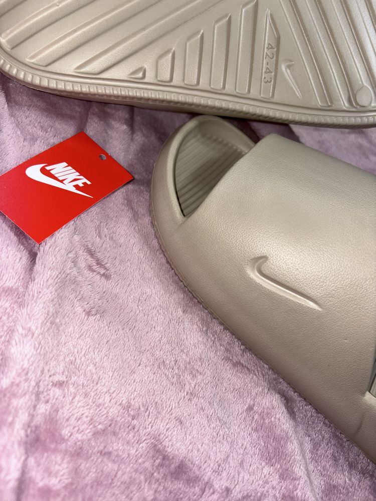 Papuci Nike bej crem maro alb 42-43 eticheta Șlapi Calm Slide sandale