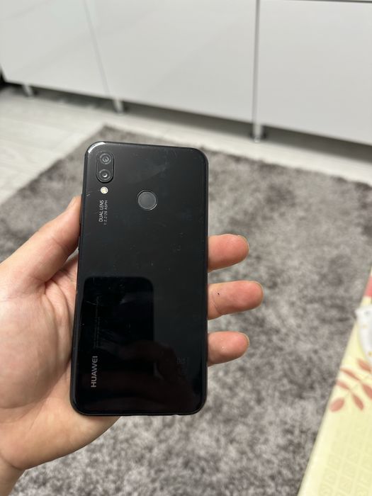 Vând huawei P20 lite