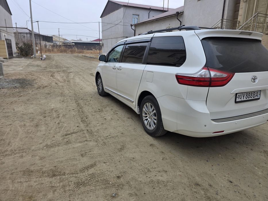Toyota Sienna 2017