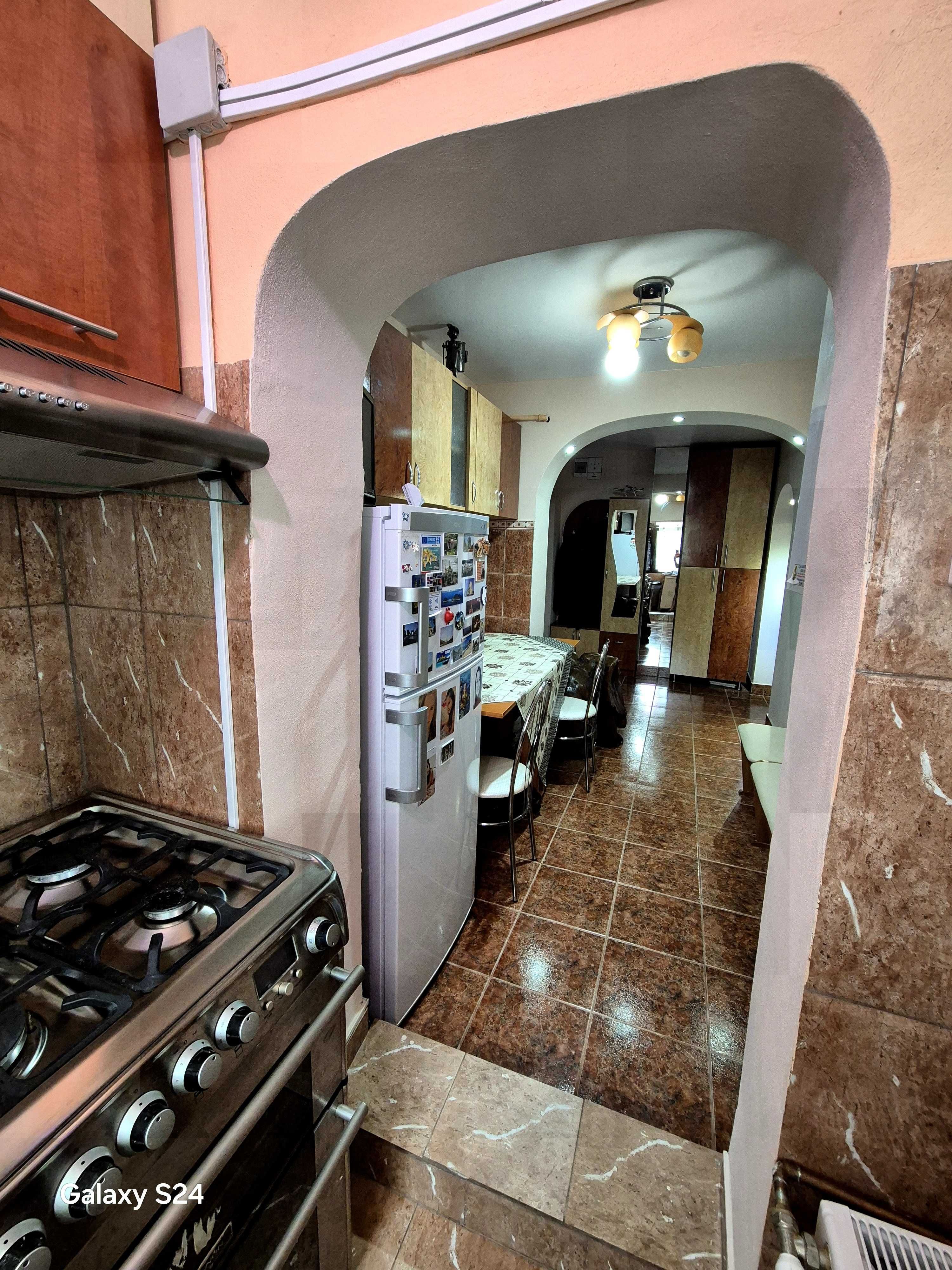 Apartament 2 Camere Decomandat 45m2 Curtea de Arges 60000 euro